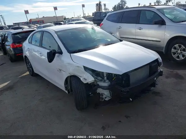 3KPF24AD2PE692034 2023 KIA FORTE - Image 1