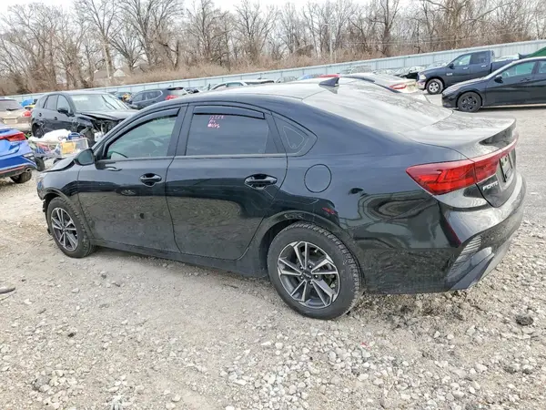 3KPF24AD2PE692924 2023 KIA FORTE - Image 2