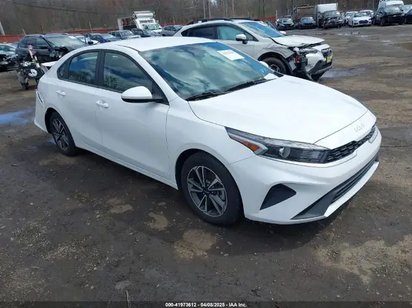 3KPF24AD2PE694057 2023 KIA FORTE - Image 1