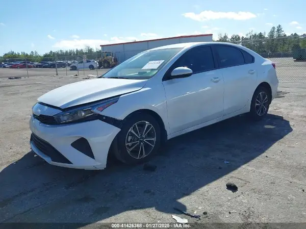 3KPF24AD2PE694589 2023 KIA FORTE - Image 2