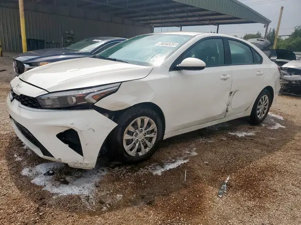 3KPF24AD2RE688858 2024 KIA FORTE - Image 1
