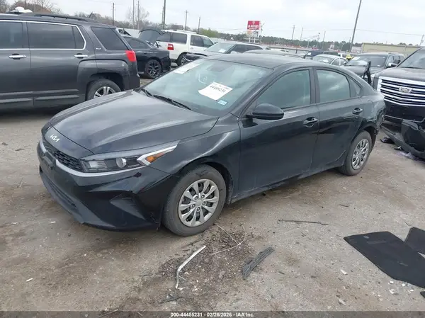 3KPF24AD2RE695423 2024 KIA FORTE - Image 2