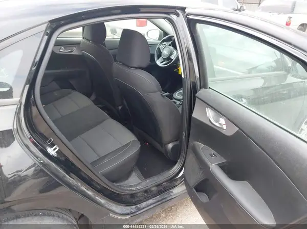 3KPF24AD2RE695423 2024 KIA FORTE - Image 8