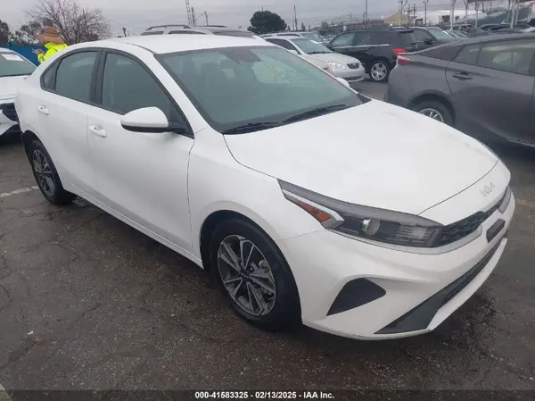 3KPF24AD2RE695485 2024 KIA FORTE - Image 1