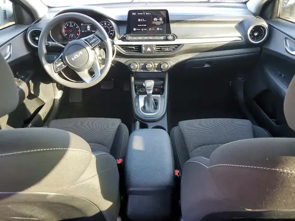 3KPF24AD2RE695664 2024 KIA FORTE - Image 8