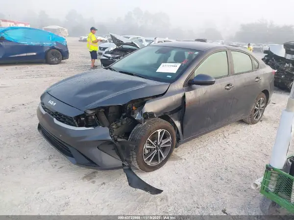 3KPF24AD2RE698077 2024 KIA FORTE - Image 2