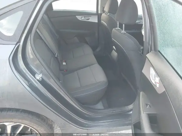 3KPF24AD2RE698077 2024 KIA FORTE - Image 8