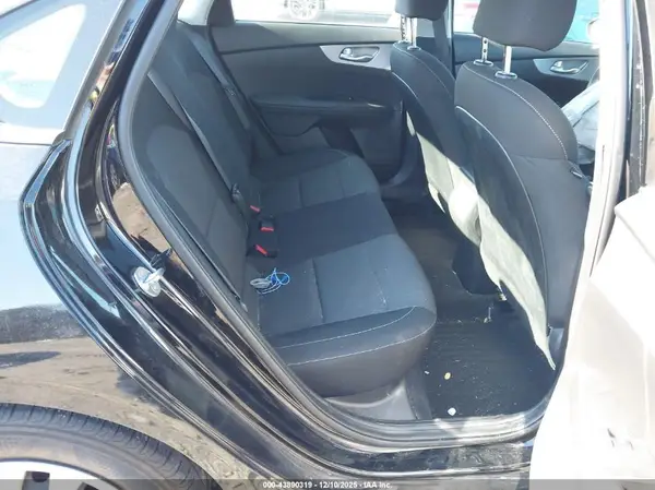 3KPF24AD2RE699133 2024 KIA FORTE - Image 8