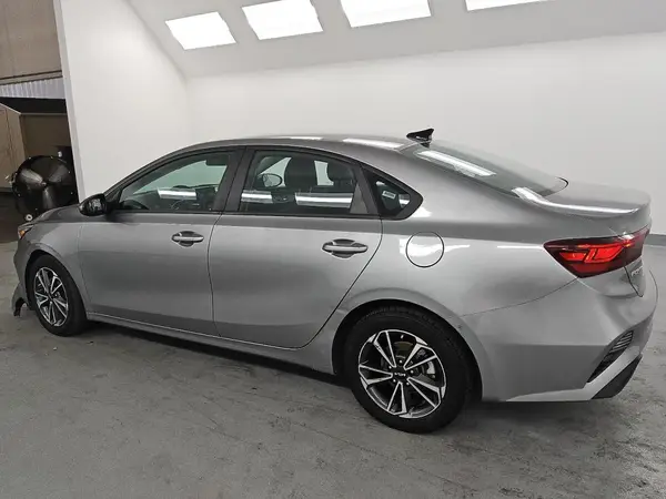 3KPF24AD2RE699875 2024 KIA FORTE - Image 2