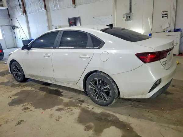 3KPF24AD2RE700667 2024 KIA FORTE - Image 2