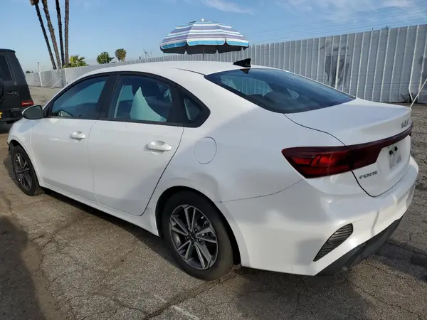 3KPF24AD2RE701687 2024 KIA FORTE - Image 2