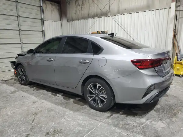 3KPF24AD2RE701754 2024 KIA FORTE - Image 2