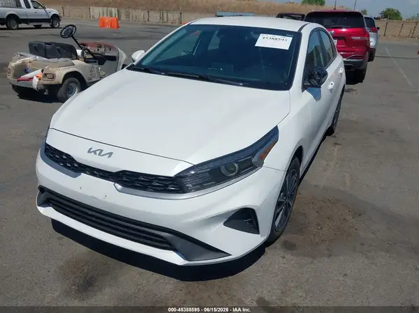3KPF24AD2RE702032 2024 KIA FORTE - Image 2