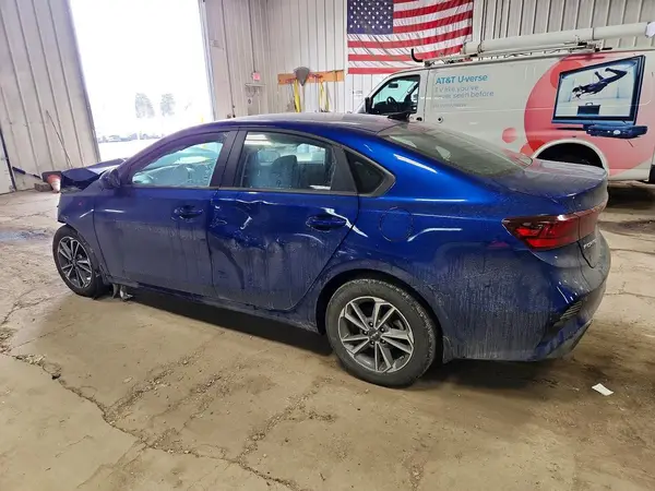 3KPF24AD2RE702807 2024 KIA FORTE - Image 2
