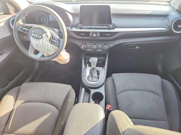 3KPF24AD2RE703861 2024 KIA FORTE - Image 8