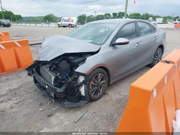 3KPF24AD2RE703987 2024 KIA FORTE - Image 2
