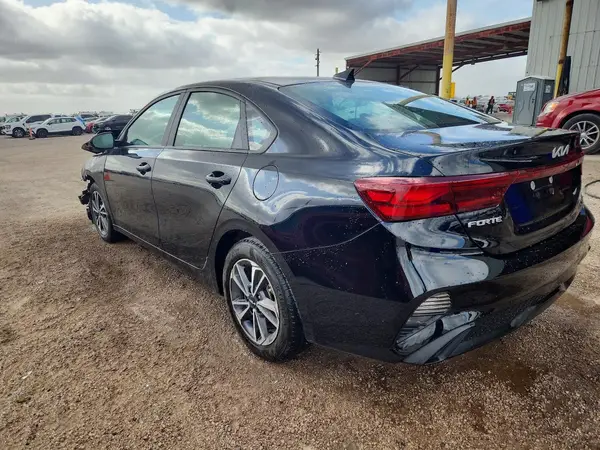 3KPF24AD2RE708915 2024 KIA FORTE - Image 2