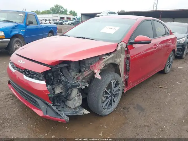 3KPF24AD2RE710017 2024 KIA FORTE - Image 2