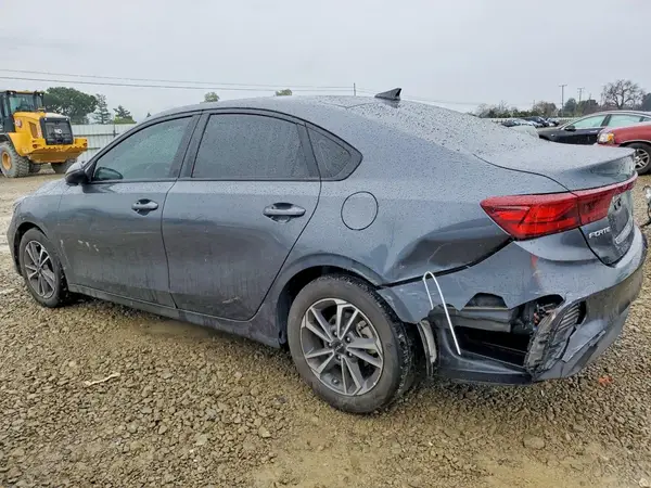 3KPF24AD2RE712222 2024 KIA FORTE - Image 2