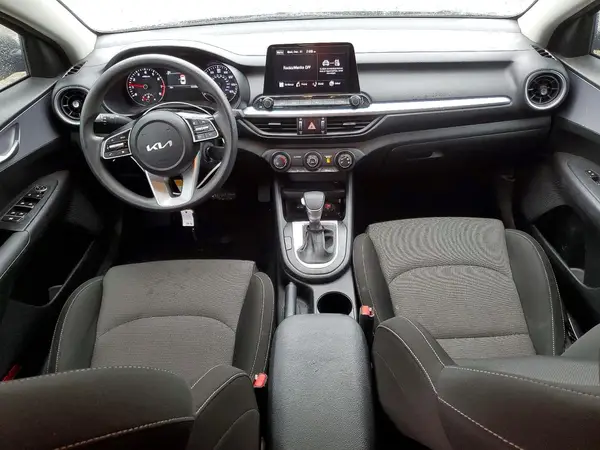 3KPF24AD2RE712222 2024 KIA FORTE - Image 8
