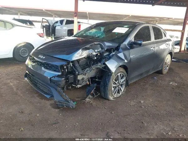 3KPF24AD2RE712317 2024 KIA FORTE - Image 2