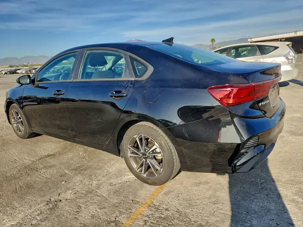 3KPF24AD2RE713662 2024 KIA FORTE - Image 2