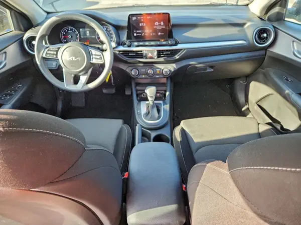 3KPF24AD2RE713662 2024 KIA FORTE - Image 8