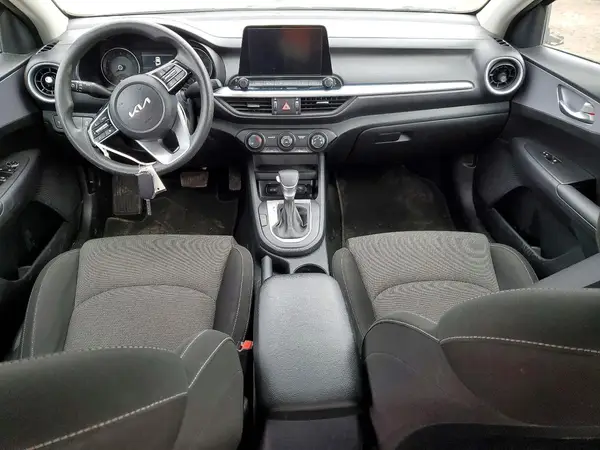 3KPF24AD2RE714228 2024 KIA FORTE - Image 8