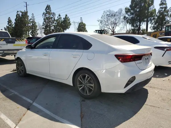 3KPF24AD2RE714410 2024 KIA FORTE - Image 2