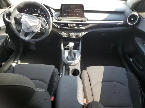 3KPF24AD2RE714410 2024 KIA FORTE - Image 8