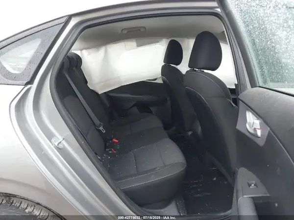 3KPF24AD2RE715458 2024 KIA FORTE - Image 8