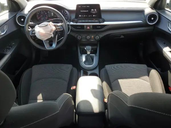 3KPF24AD2RE719820 2024 KIA FORTE - Image 8