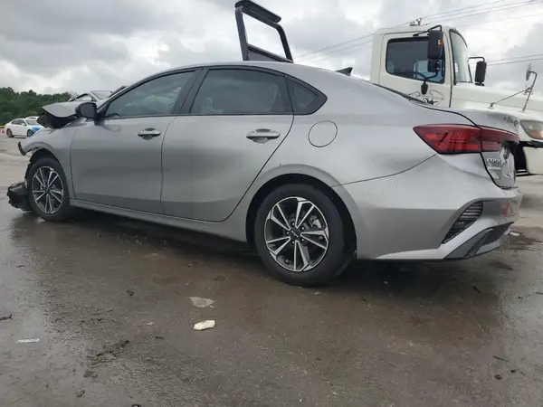 3KPF24AD2RE722748 2024 KIA FORTE - Image 2