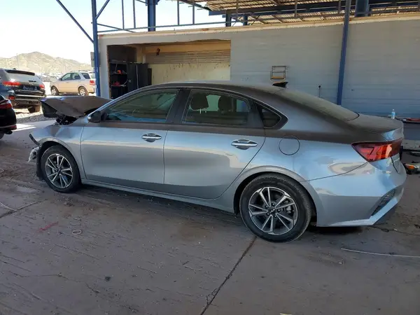 3KPF24AD2RE723334 2024 KIA FORTE - Image 2