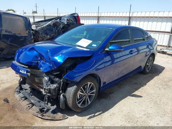3KPF24AD2RE724435 2024 KIA FORTE - Image 2
