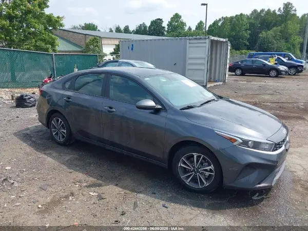 3KPF24AD2RE724712 2024 KIA FORTE - Image 1