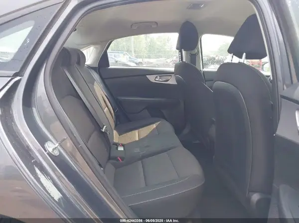 3KPF24AD2RE724712 2024 KIA FORTE - Image 8