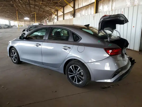 3KPF24AD2RE724726 2024 KIA FORTE - Image 2