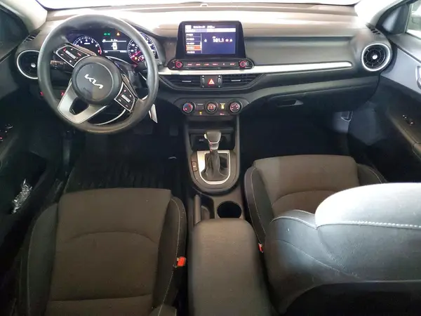 3KPF24AD2RE724726 2024 KIA FORTE - Image 8