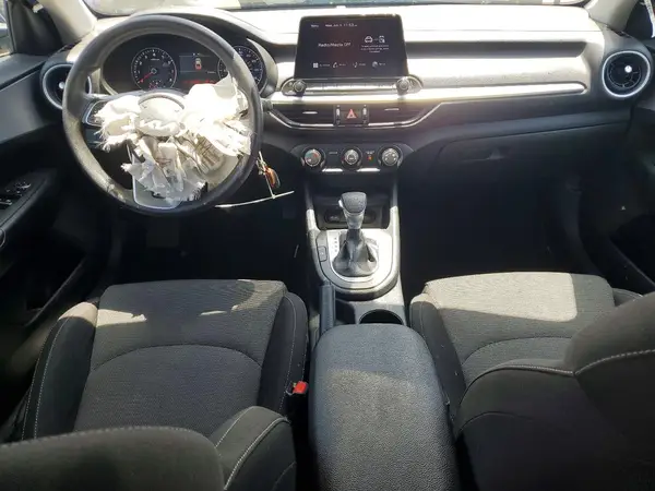 3KPF24AD2RE725391 2024 KIA FORTE - Image 8