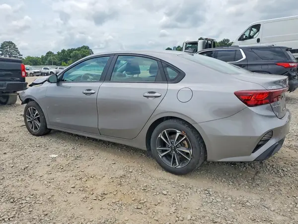 3KPF24AD2RE725410 2024 KIA FORTE - Image 2