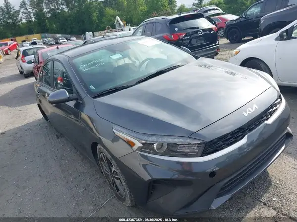 3KPF24AD2RE726380 2024 KIA FORTE - Image 1