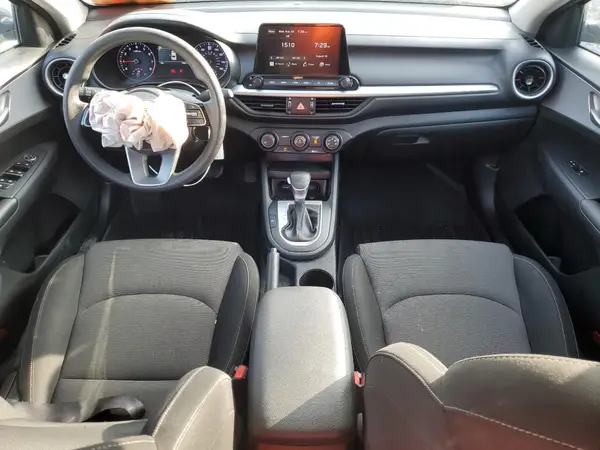 3KPF24AD2RE727044 2024 KIA FORTE - Image 8