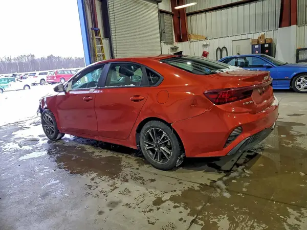 3KPF24AD2RE727514 2024 KIA FORTE - Image 2