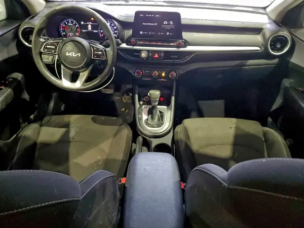 3KPF24AD2RE727514 2024 KIA FORTE - Image 8