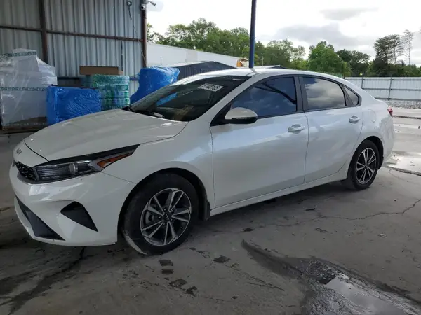 3KPF24AD2RE728355 2024 KIA FORTE - Image 1