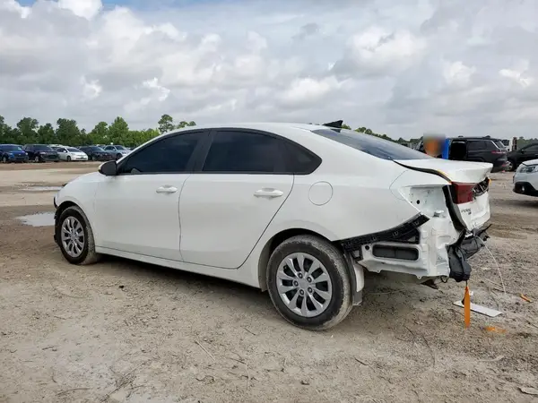 3KPF24AD2RE728498 2024 KIA FORTE - Image 2