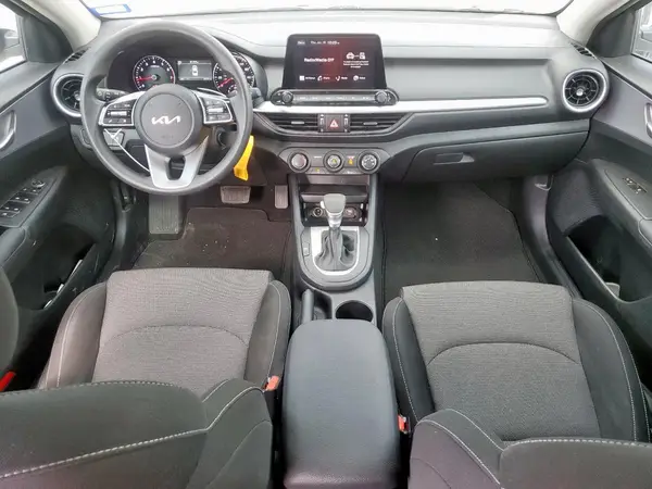 3KPF24AD2RE728498 2024 KIA FORTE - Image 8