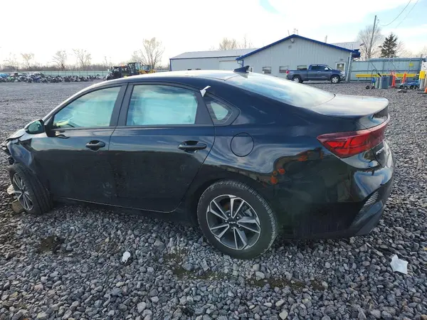 3KPF24AD2RE730302 2024 KIA FORTE - Image 2