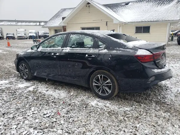 3KPF24AD2RE731563 2024 KIA FORTE - Image 2